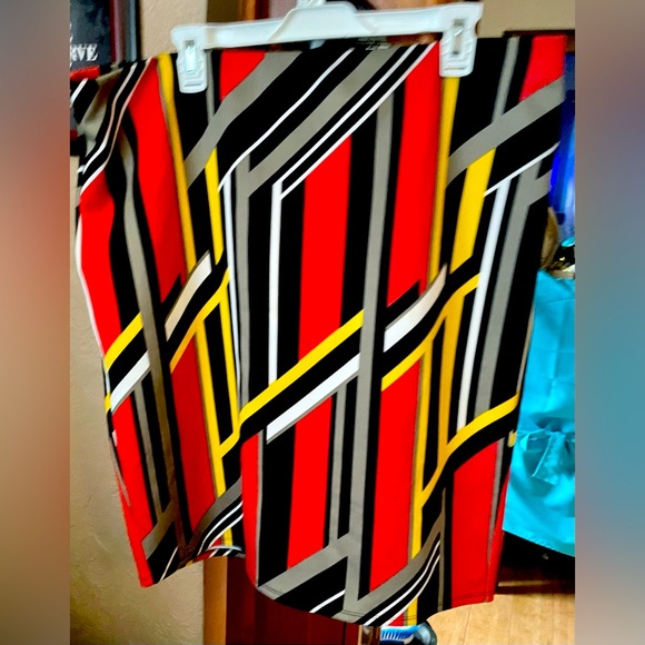 Multi-colored, geometric print pencil skirt, size XL. Fits more like a medium. - Picture 3 of 3